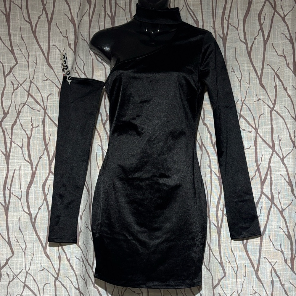 ✨NWT: Elegant Black “Hello Miss” One-Shoulder Dress - Size Small✨
